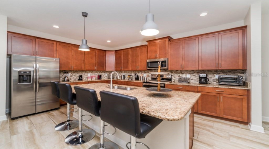 KISSIMMEE, Florida 34746, 6 Bedrooms Bedrooms, ,5 BathroomsBathrooms,Residential,For Sale,SLEEPY HOLLOW,0,MFRO6352047