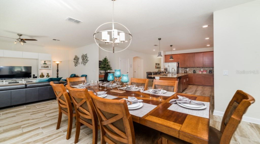 KISSIMMEE, Florida 34746, 6 Bedrooms Bedrooms, ,5 BathroomsBathrooms,Residential,For Sale,SLEEPY HOLLOW,0,MFRO6352047