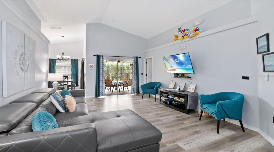 DAVENPORT, Florida 33896, 4 Bedrooms Bedrooms, ,2 BathroomsBathrooms,Residential,For Sale,HUMMINGBIRD,0,MFRO6352030