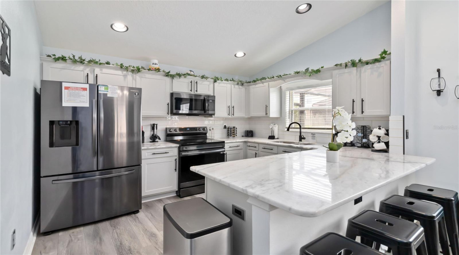 DAVENPORT, Florida 33896, 4 Bedrooms Bedrooms, ,2 BathroomsBathrooms,Residential,For Sale,HUMMINGBIRD,0,MFRO6352030