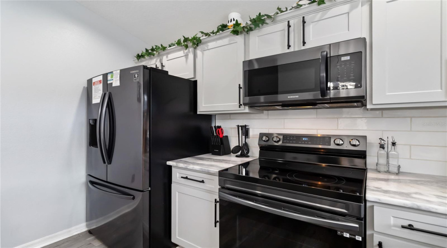 DAVENPORT, Florida 33896, 4 Bedrooms Bedrooms, ,2 BathroomsBathrooms,Residential,For Sale,HUMMINGBIRD,0,MFRO6352030