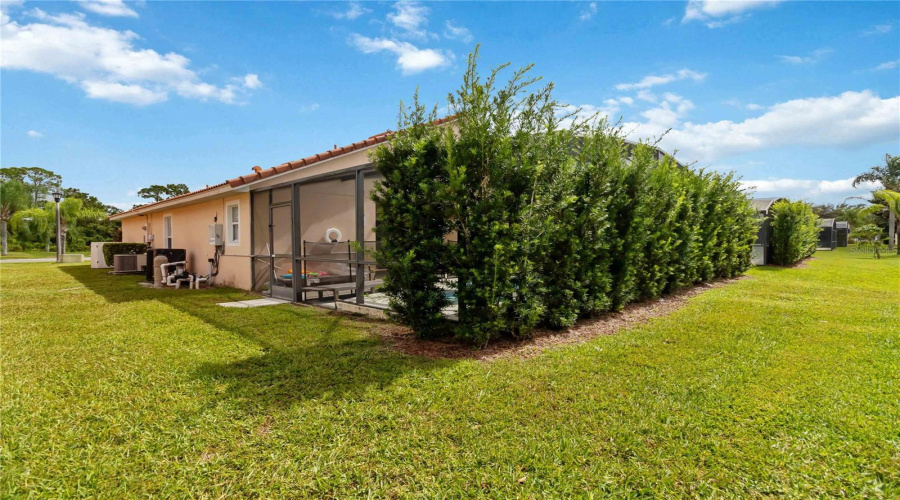 DAVENPORT, Florida 33896, 4 Bedrooms Bedrooms, ,2 BathroomsBathrooms,Residential,For Sale,HUMMINGBIRD,0,MFRO6352030