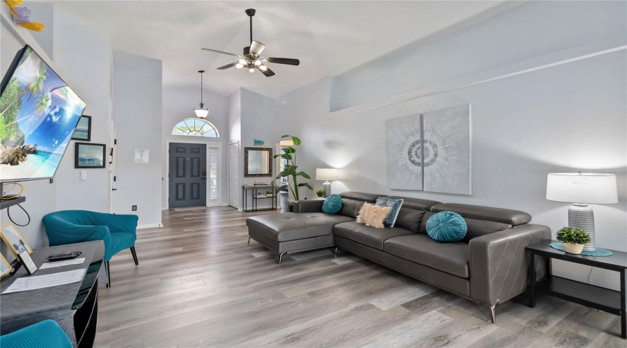 DAVENPORT, Florida 33896, 4 Bedrooms Bedrooms, ,2 BathroomsBathrooms,Residential,For Sale,HUMMINGBIRD,0,MFRO6352030