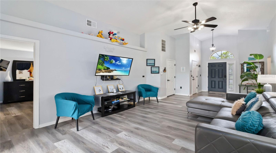 DAVENPORT, Florida 33896, 4 Bedrooms Bedrooms, ,2 BathroomsBathrooms,Residential,For Sale,HUMMINGBIRD,0,MFRO6352030