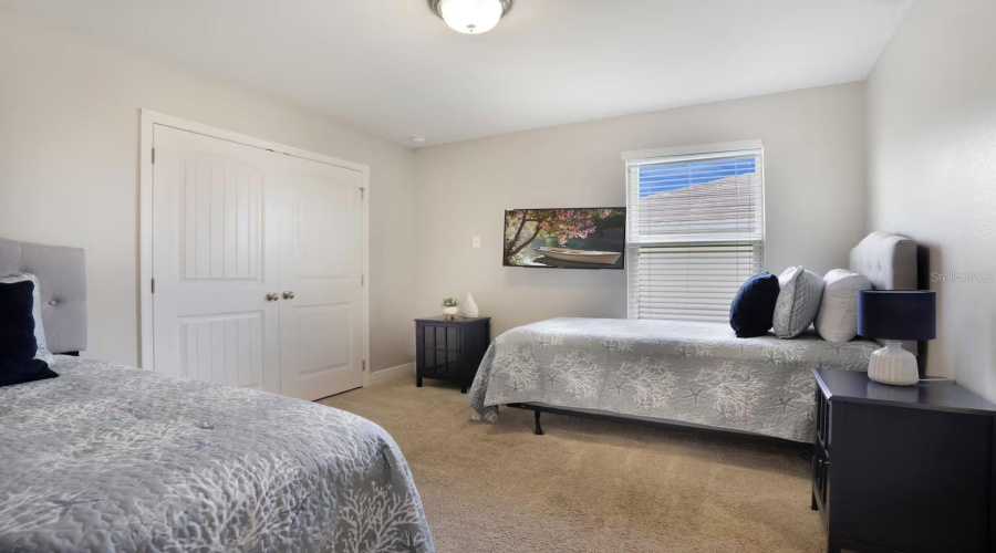 DAVENPORT, Florida 33837, 6 Bedrooms Bedrooms, ,6 BathroomsBathrooms,Residential,For Sale,OAKTREE,0,MFRO6369530