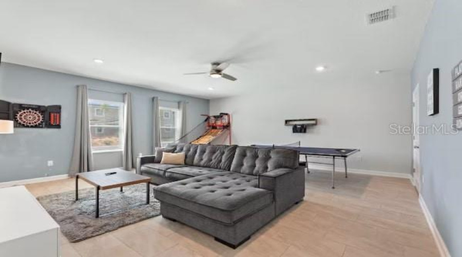 DAVENPORT, Florida 33896, 7 Bedrooms Bedrooms, ,5 BathroomsBathrooms,Residential,For Sale,SOMMERSET HILLS,0,MFRS5140536