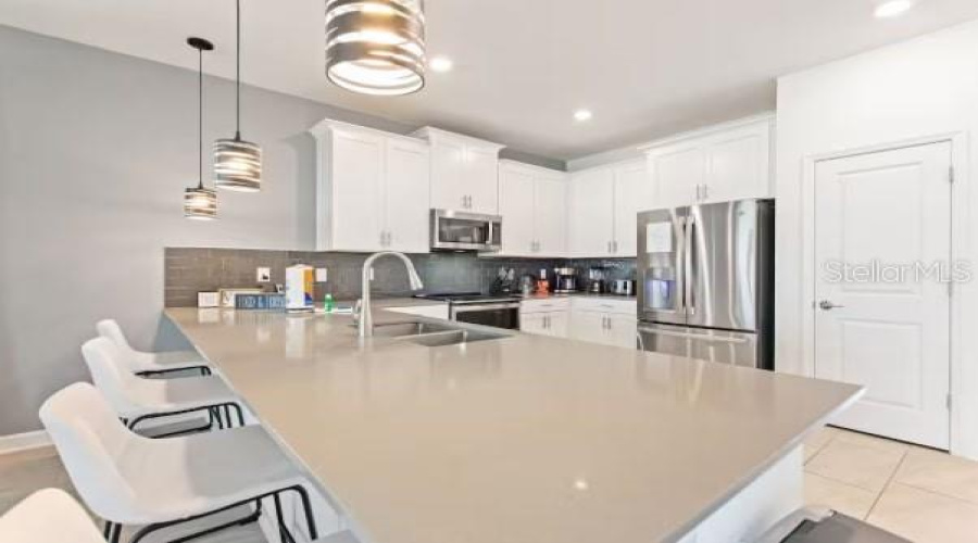 DAVENPORT, Florida 33896, 7 Bedrooms Bedrooms, ,5 BathroomsBathrooms,Residential,For Sale,SOMMERSET HILLS,0,MFRS5140536