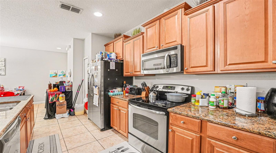 KISSIMMEE, Florida 34747, 4 Bedrooms Bedrooms, ,3 BathroomsBathrooms,Residential,For Sale,BEACH PALM,0,MFRO6369576