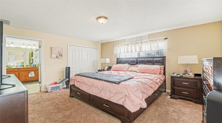 KISSIMMEE, Florida 34747, 4 Bedrooms Bedrooms, ,3 BathroomsBathrooms,Residential,For Sale,BEACH PALM,0,MFRO6369576