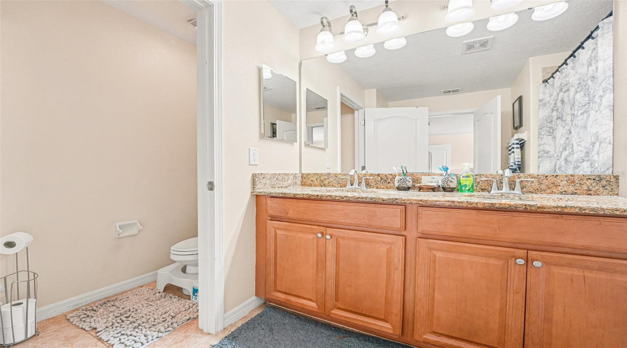 KISSIMMEE, Florida 34747, 4 Bedrooms Bedrooms, ,3 BathroomsBathrooms,Residential,For Sale,BEACH PALM,0,MFRO6369576