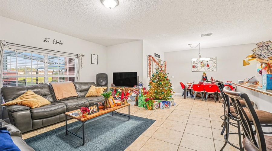 KISSIMMEE, Florida 34747, 4 Bedrooms Bedrooms, ,3 BathroomsBathrooms,Residential,For Sale,BEACH PALM,0,MFRO6369576