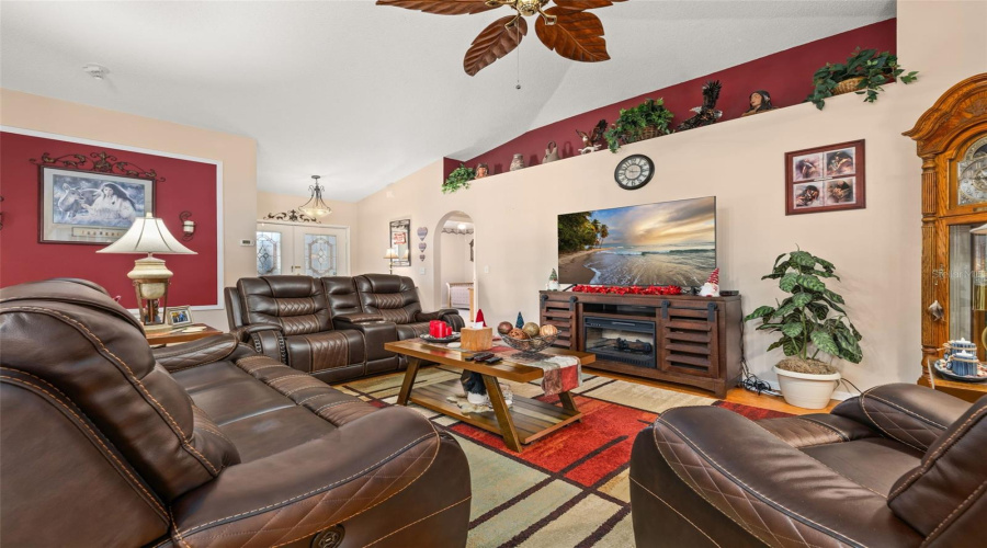 DAVENPORT, Florida 33897, 3 Bedrooms Bedrooms, ,2 BathroomsBathrooms,Residential,For Sale,CARDIFF,0,MFRS5140116