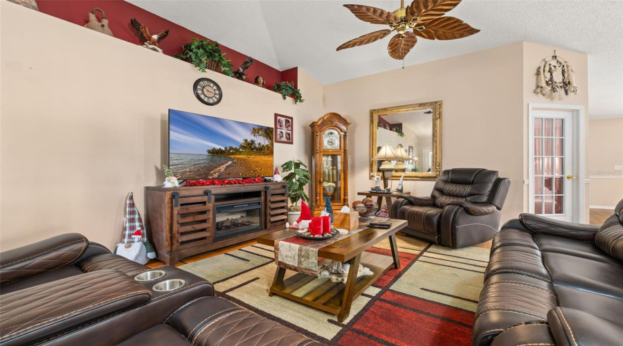 DAVENPORT, Florida 33897, 3 Bedrooms Bedrooms, ,2 BathroomsBathrooms,Residential,For Sale,CARDIFF,0,MFRS5140116