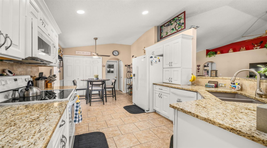 DAVENPORT, Florida 33897, 3 Bedrooms Bedrooms, ,2 BathroomsBathrooms,Residential,For Sale,CARDIFF,0,MFRS5140116