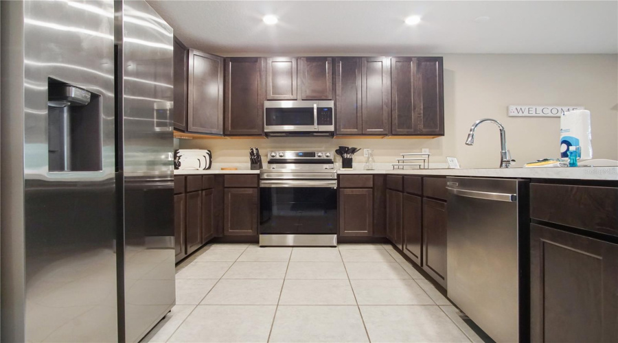 KISSIMMEE, Florida 34746, 3 Bedrooms Bedrooms, ,2 BathroomsBathrooms,Residential,For Sale,CORAL CASTLE,0,MFRS5140709