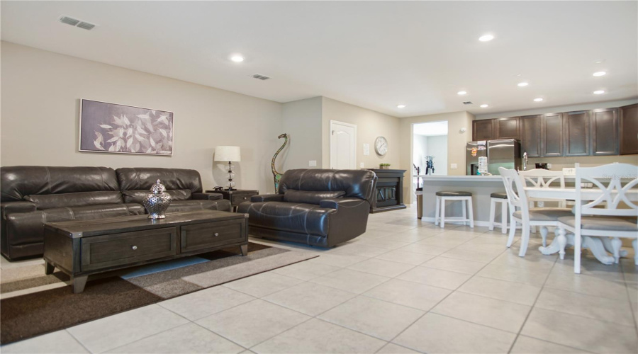 KISSIMMEE, Florida 34746, 3 Bedrooms Bedrooms, ,2 BathroomsBathrooms,Residential,For Sale,CORAL CASTLE,0,MFRS5140709