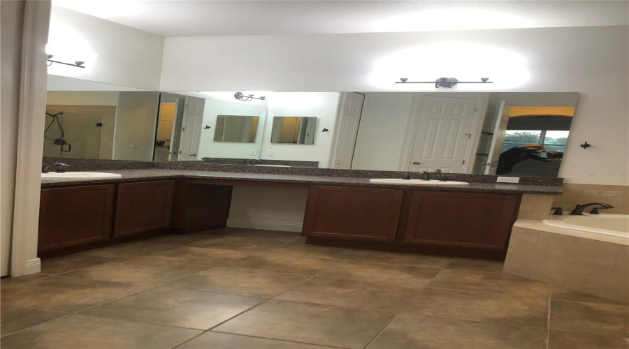 KISSIMMEE, Florida 34746, 4 Bedrooms Bedrooms, ,3 BathroomsBathrooms,Residential,For Sale,EAGLE TALON,0,MFRO6369734