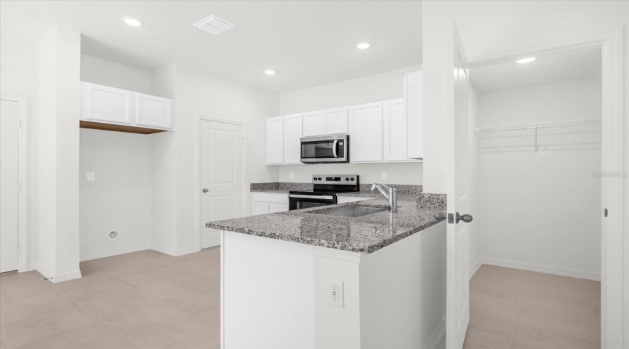 DAVENPORT, Florida 33896, 3 Bedrooms Bedrooms, ,2 BathroomsBathrooms,Residential,For Sale,NORLEY,0,MFRO6369139