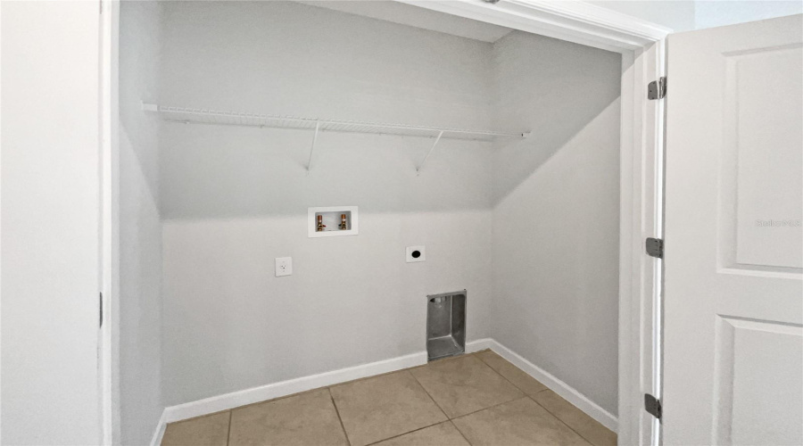 DAVENPORT, Florida 33837, 3 Bedrooms Bedrooms, ,2 BathroomsBathrooms,Residential,For Sale,SILVER MAPLE,0,MFRO6330050