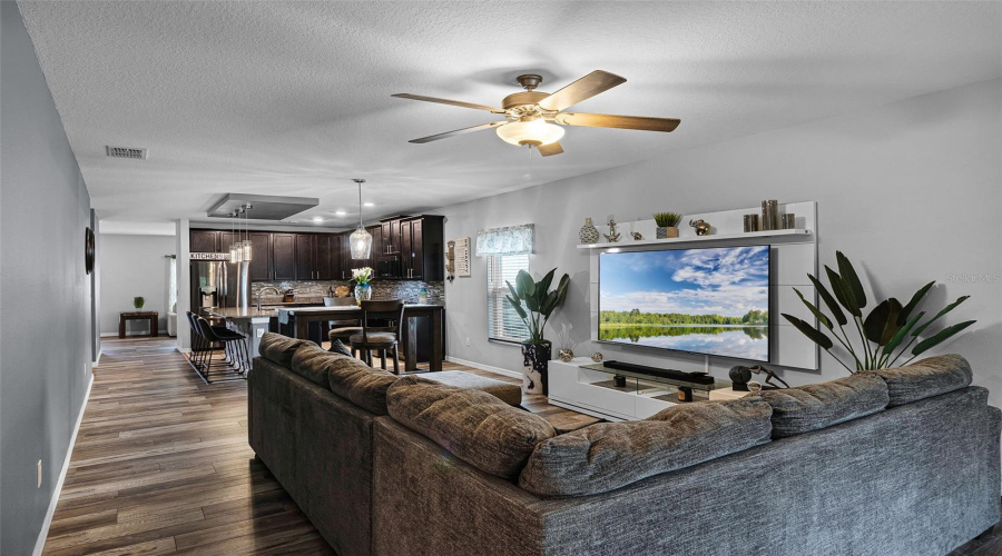 KISSIMMEE, Florida 34746, 4 Bedrooms Bedrooms, ,2 BathroomsBathrooms,Residential,For Sale,DAVENPORT CREEK,0,MFRO6327328