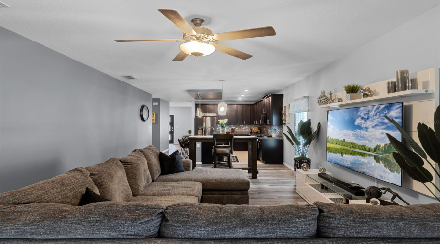 KISSIMMEE, Florida 34746, 4 Bedrooms Bedrooms, ,2 BathroomsBathrooms,Residential,For Sale,DAVENPORT CREEK,0,MFRO6327328