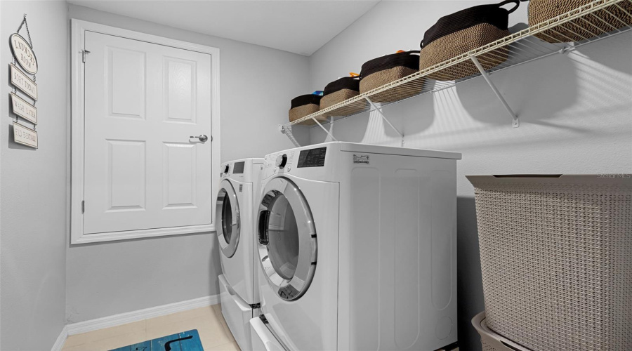 KISSIMMEE, Florida 34746, 4 Bedrooms Bedrooms, ,2 BathroomsBathrooms,Residential,For Sale,DAVENPORT CREEK,0,MFRO6327328