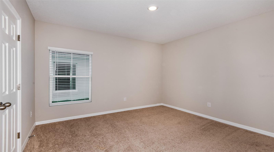 DAVENPORT, Florida 33837, 5 Bedrooms Bedrooms, ,3 BathroomsBathrooms,Residential,For Sale,ROLLING LAKE,0,MFRTB8408318