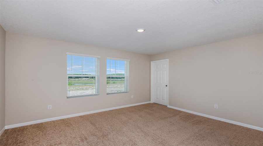 DAVENPORT, Florida 33837, 5 Bedrooms Bedrooms, ,3 BathroomsBathrooms,Residential,For Sale,ROLLING LAKE,0,MFRTB8408318