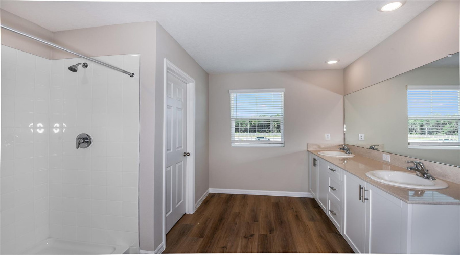 DAVENPORT, Florida 33837, 5 Bedrooms Bedrooms, ,3 BathroomsBathrooms,Residential,For Sale,ROLLING LAKE,0,MFRTB8408318