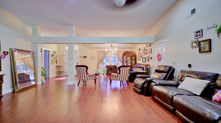 KISSIMMEE, Florida 34747, 4 Bedrooms Bedrooms, ,2 BathroomsBathrooms,Residential,For Sale,THACKER,0,MFRO6301945