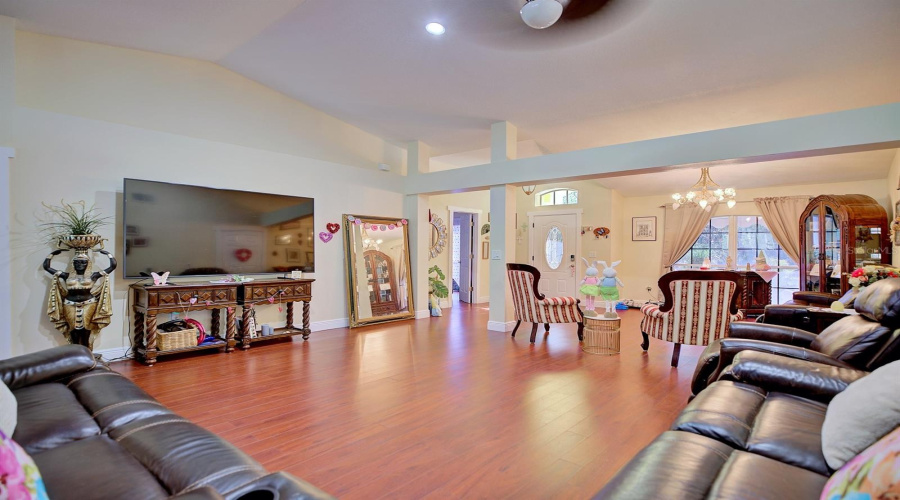 KISSIMMEE, Florida 34747, 4 Bedrooms Bedrooms, ,2 BathroomsBathrooms,Residential,For Sale,THACKER,0,MFRO6301945