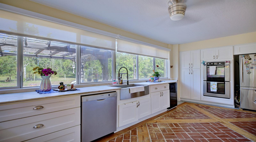 KISSIMMEE, Florida 34747, 4 Bedrooms Bedrooms, ,2 BathroomsBathrooms,Residential,For Sale,THACKER,0,MFRO6301945