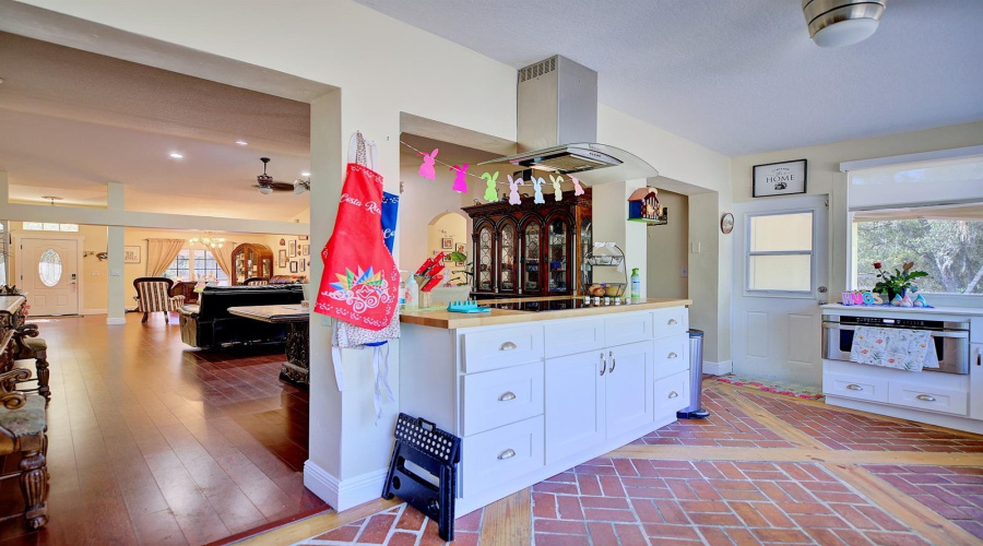 KISSIMMEE, Florida 34747, 4 Bedrooms Bedrooms, ,2 BathroomsBathrooms,Residential,For Sale,THACKER,0,MFRO6301945