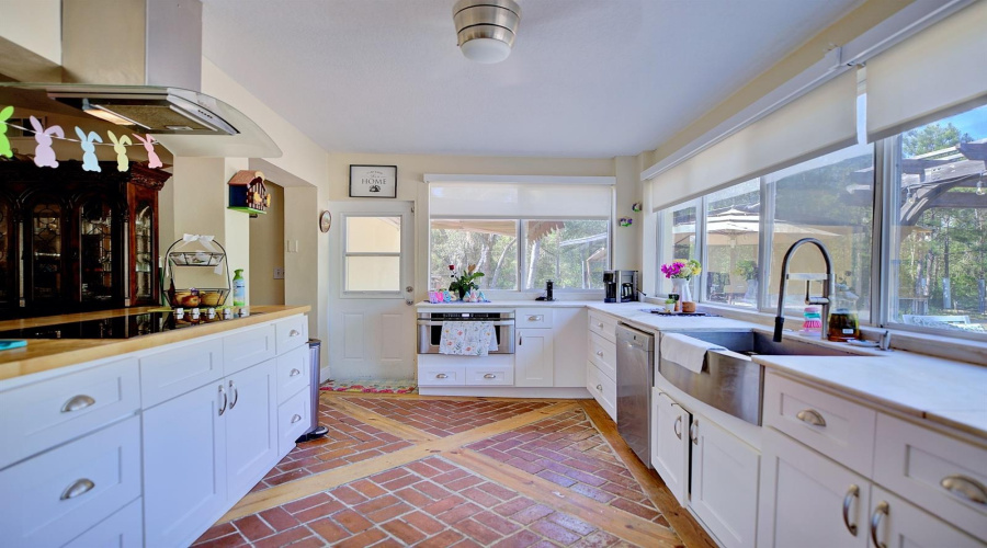 KISSIMMEE, Florida 34747, 4 Bedrooms Bedrooms, ,2 BathroomsBathrooms,Residential,For Sale,THACKER,0,MFRO6301945