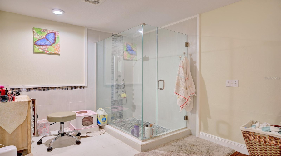 KISSIMMEE, Florida 34747, 4 Bedrooms Bedrooms, ,2 BathroomsBathrooms,Residential,For Sale,THACKER,0,MFRO6301945