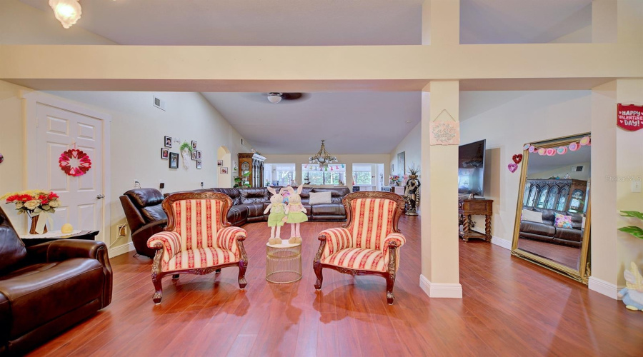 KISSIMMEE, Florida 34747, 4 Bedrooms Bedrooms, ,2 BathroomsBathrooms,Residential,For Sale,THACKER,0,MFRO6301945