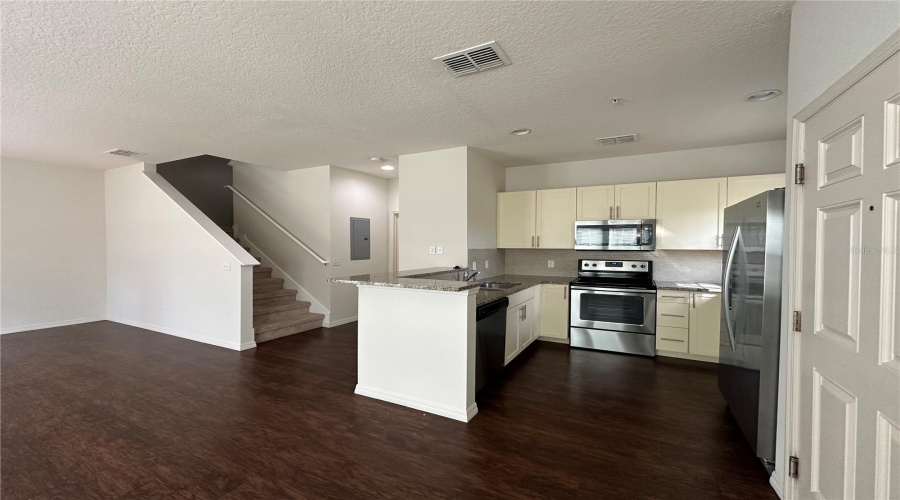 KISSIMMEE, Florida 34747, 4 Bedrooms Bedrooms, ,3 BathroomsBathrooms,Residential,For Sale,OYSTER,0,MFRO6275523