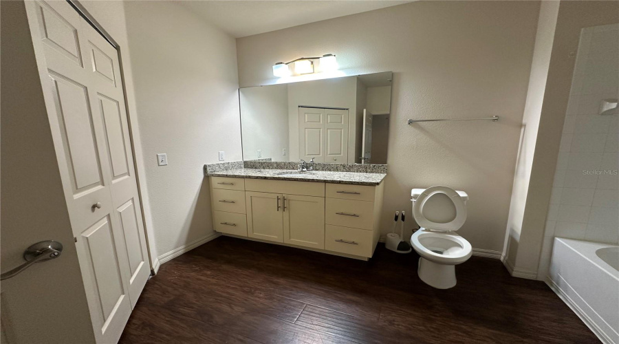 KISSIMMEE, Florida 34747, 4 Bedrooms Bedrooms, ,3 BathroomsBathrooms,Residential,For Sale,OYSTER,0,MFRO6275523