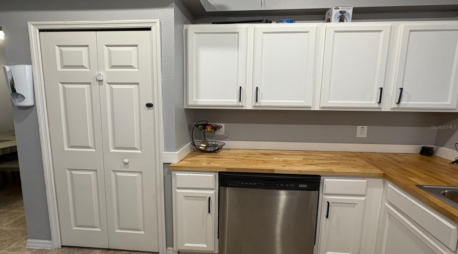 DAVENPORT, Florida 33897, 4 Bedrooms Bedrooms, ,2 BathroomsBathrooms,Residential,For Sale,GRANTHAM,0,MFRO6363846