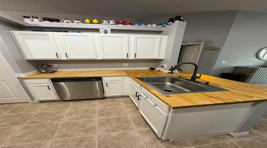 DAVENPORT, Florida 33897, 4 Bedrooms Bedrooms, ,2 BathroomsBathrooms,Residential,For Sale,GRANTHAM,0,MFRO6363846