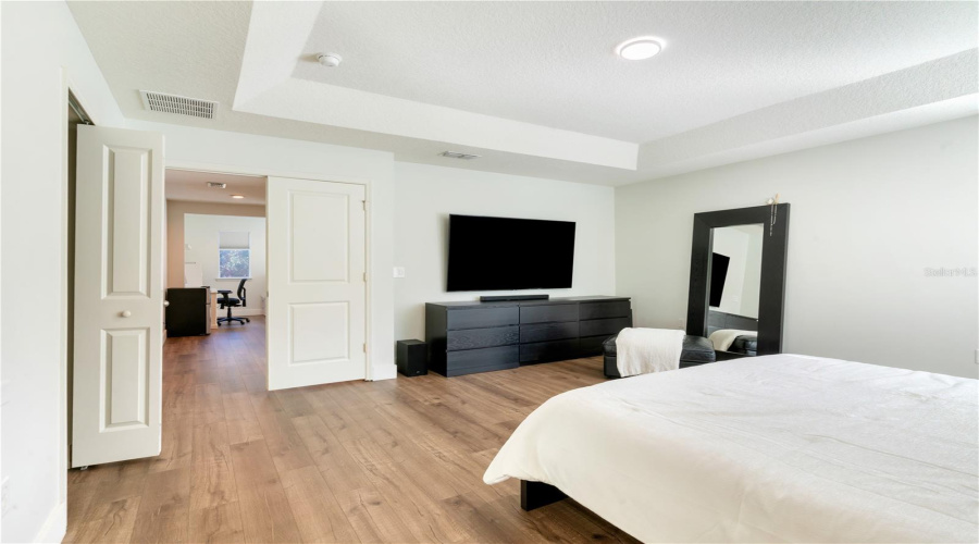 ORLANDO, Florida 32836, 3 Bedrooms Bedrooms, ,3 BathroomsBathrooms,Residential,For Sale,VERRAZANO DR,0,MFRO6369809