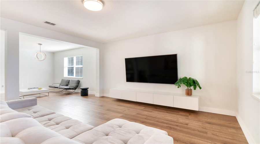 ORLANDO, Florida 32836, 3 Bedrooms Bedrooms, ,3 BathroomsBathrooms,Residential,For Sale,VERRAZANO DR,0,MFRO6369809