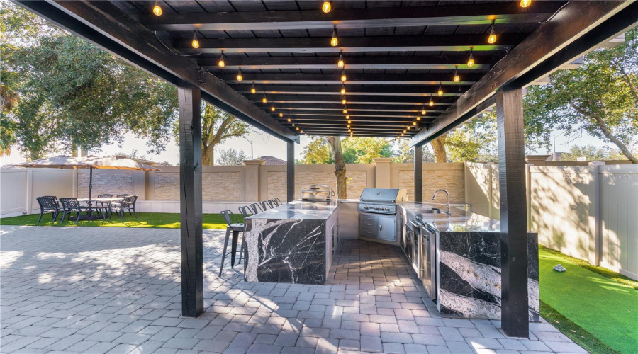 ORLANDO, Florida 32836, 3 Bedrooms Bedrooms, ,3 BathroomsBathrooms,Residential,For Sale,VERRAZANO DR,0,MFRO6369809