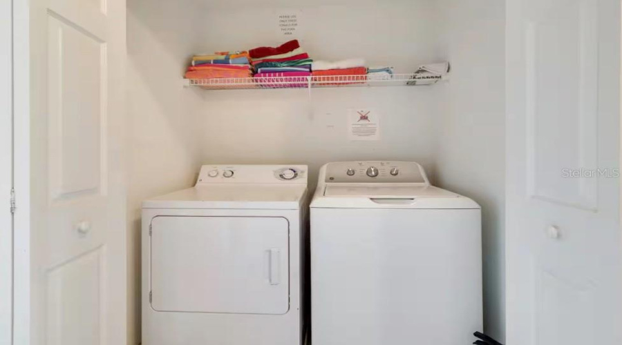 KISSIMMEE, Florida 34747, 3 Bedrooms Bedrooms, ,3 BathroomsBathrooms,Residential,For Sale,SILVER PALM,0,MFRO6369692