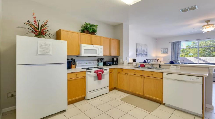 KISSIMMEE, Florida 34747, 3 Bedrooms Bedrooms, ,3 BathroomsBathrooms,Residential,For Sale,SILVER PALM,0,MFRO6369692