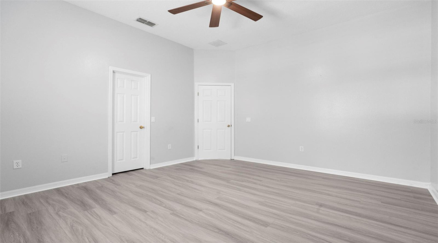 KISSIMMEE, Florida 34746, 4 Bedrooms Bedrooms, ,3 BathroomsBathrooms,Residential,For Sale,BREAKER,0,MFRO6369949