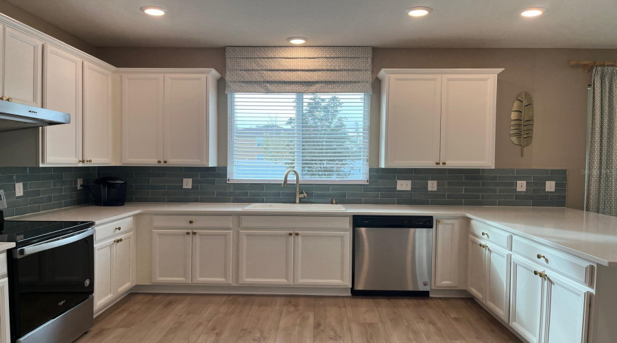 DAVENPORT, Florida 33897, 4 Bedrooms Bedrooms, ,2 BathroomsBathrooms,Residential,For Sale,PAPAYA,0,MFRO6369951