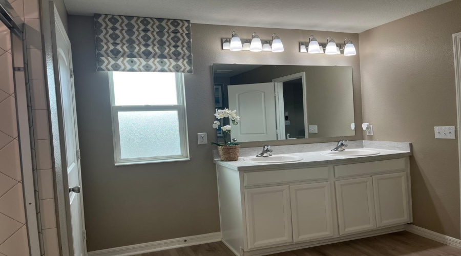 DAVENPORT, Florida 33897, 4 Bedrooms Bedrooms, ,2 BathroomsBathrooms,Residential,For Sale,PAPAYA,0,MFRO6369951