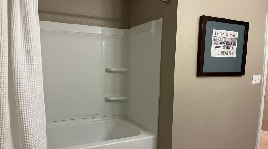 DAVENPORT, Florida 33897, 4 Bedrooms Bedrooms, ,2 BathroomsBathrooms,Residential,For Sale,PAPAYA,0,MFRO6369951