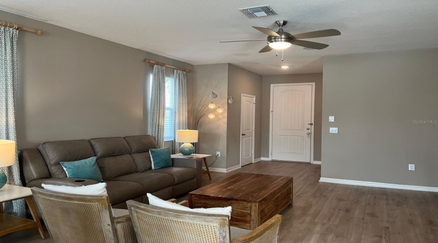 DAVENPORT, Florida 33897, 4 Bedrooms Bedrooms, ,2 BathroomsBathrooms,Residential,For Sale,PAPAYA,0,MFRO6369951